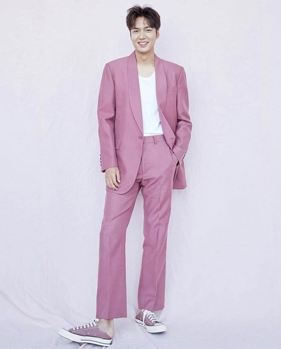 Celinapooja's tweet photo. Mommy Daddy in suits!! SLAY🔥🤩😍😭 @ActorLeeMinHo #MinEun https://t.co/1XjWh5uMB1