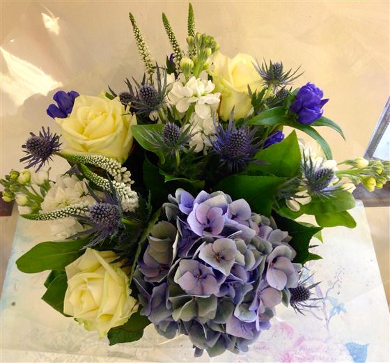 thebloomfactory's tweet photo. Our New Beginnings bouquet is one of our best sellers! ✨

A skilfully combined selection of blue, cream and white flowers including gentians, roses, veronica &amp; stocks.

To order visit:

https://t.co/aTrSA48iIf

#eastbourne #eastbourneflorist #florist #flowers #eastsussex #sussex https://t.co/7JawzZPdUZ