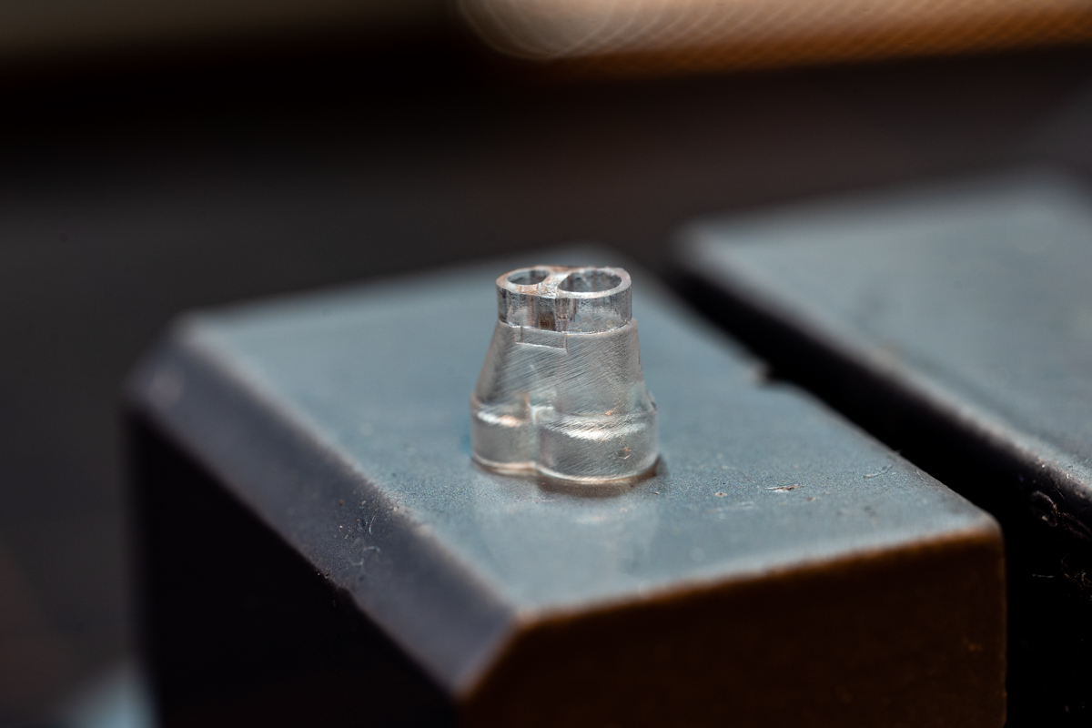 KumitateK's tweet image. ようやくForm3Bのサポート設定の要が分かってきた。他パーツとのはめ込みも、切削などの後処理なくぴったり。

パーツ最少厚みが0.15mmだけど、欠けることなく造形できた。

#Form3 #Form3B #Formlabs