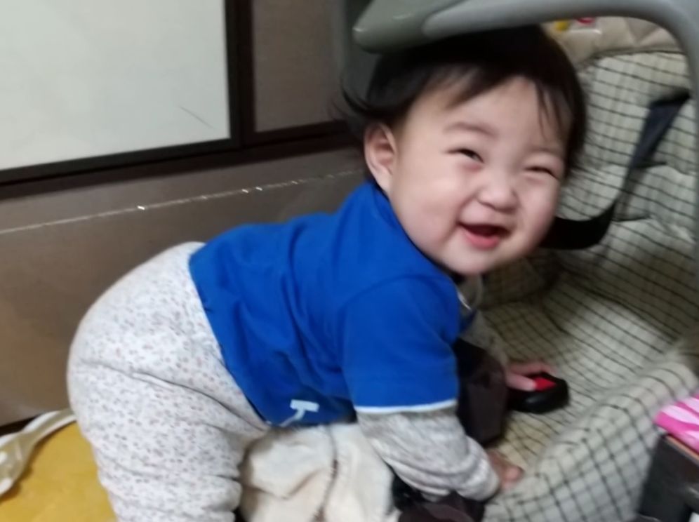 elczecharmy's tweet photo. This little sweetheart didn't deserve this. I hope her step parents burn in jail. She didn't do anything. Be happy sweetie🥺🙏❤️ https://t.co/eGLjtFNSlF
