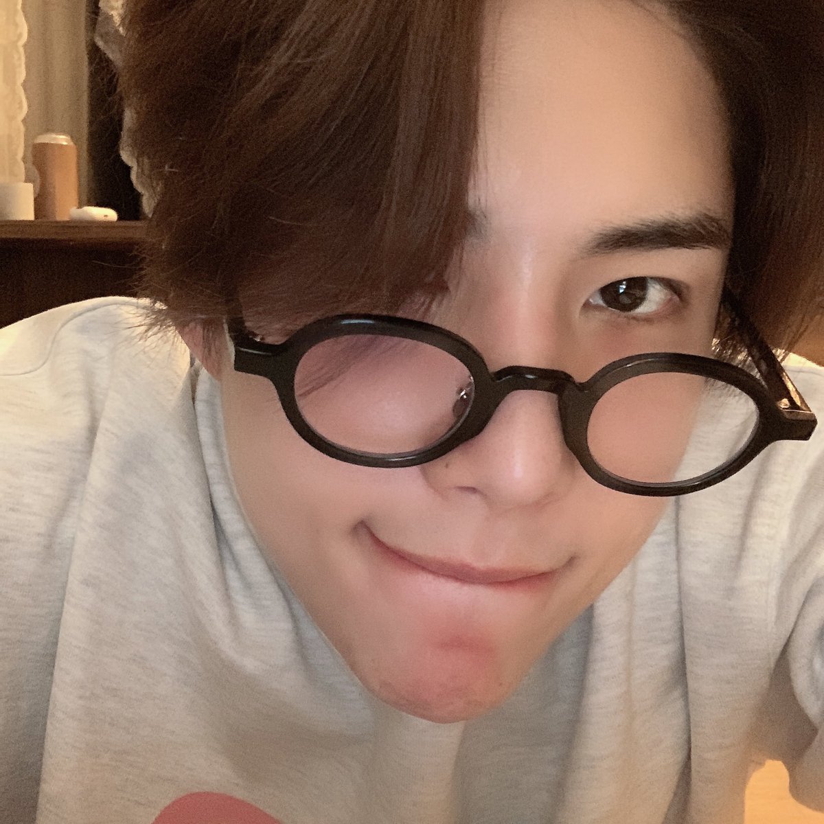 official_ACE7's tweet photo. [#에이스_와우] 🤖

춥춥 밖은 춥춥
꽃 이뿌다☺️
비트감사합니다

#🧶ㅔ이스 #초이스 #ch🔥ice #ACE https://t.co/3P47ElEXT7