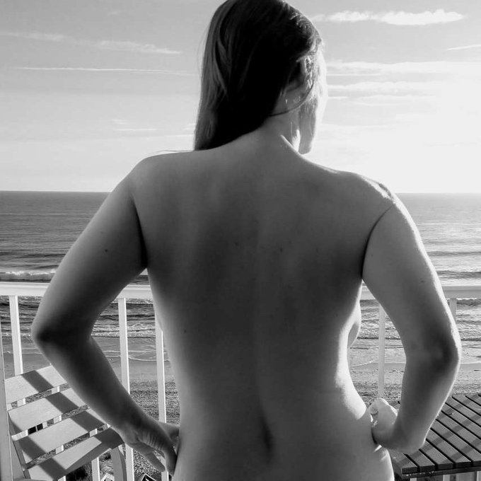 Black &amp; white can make the curves more sensual.  I wonder why.   Enjoy the pics, it actually makes me<a href="/tag/nightsofchristmas"class="tags"><span>#nightsofchristmas</span></a>