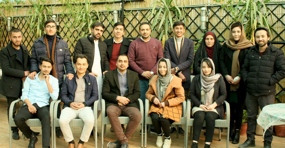 AnarStore's tweet photo. با تمام سختی ها و چالش های سال ۲۰۲۰ دستاورد های بزرگی را رقم زده ایم. تیم ما هر روز بزرگتر و حرفه ای تر میشود.

#anarstore #onlineshopping #innovation #delivery
#Order #freedelivery #bigchangeinafghanistan
#shopping #selling https://t.co/TzGUrZCkXT