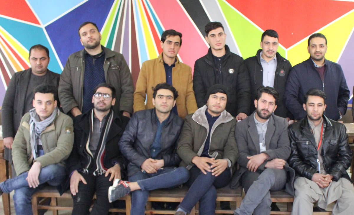 AnarStore's tweet photo. با تمام سختی ها و چالش های سال ۲۰۲۰ دستاورد های بزرگی را رقم زده ایم. تیم ما هر روز بزرگتر و حرفه ای تر میشود.

#anarstore #onlineshopping #innovation #delivery
#Order #freedelivery #bigchangeinafghanistan
#shopping #selling https://t.co/TzGUrZCkXT