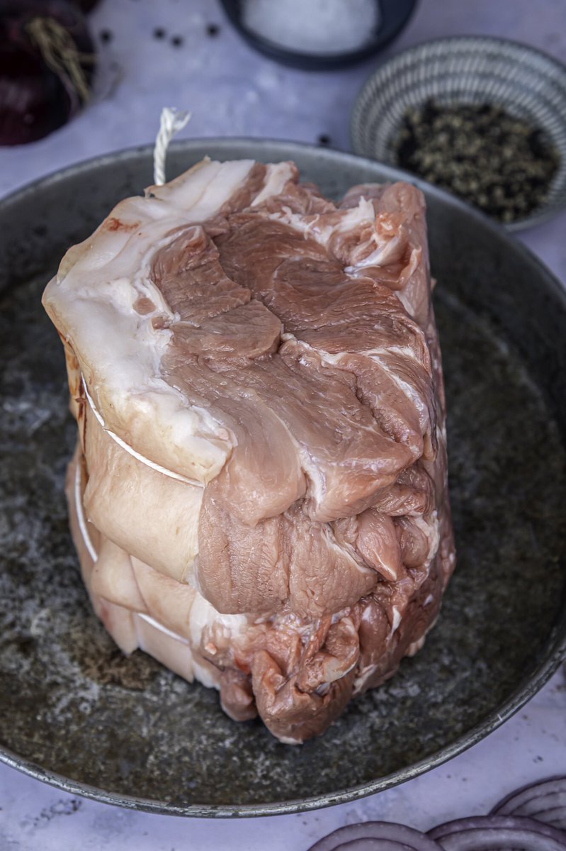 30% OFF ALL HOME REARED WHITE ROW PORK JOINTS DURING JANUARY! Open 7 days a week. 
01373 830428 #Homereared #BritishFarming #Frome
<a href="/ThePigGuide/">ThePrandialPlayground</a>