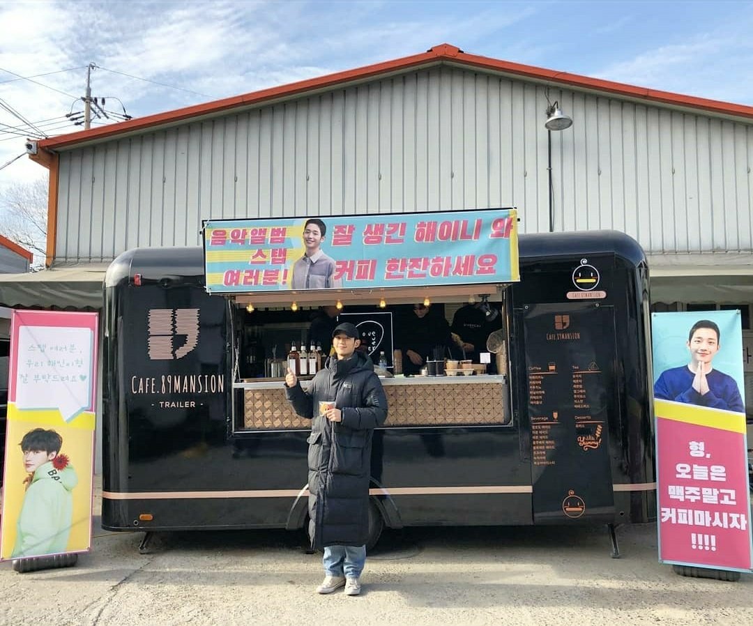 Jung Hae In sends Lee Jong Suk coffee truck to show support for his then drama Romance is a Bonus Book, while Lee Jong Suk to Jung Hae In for his movie Tune in for Love. 