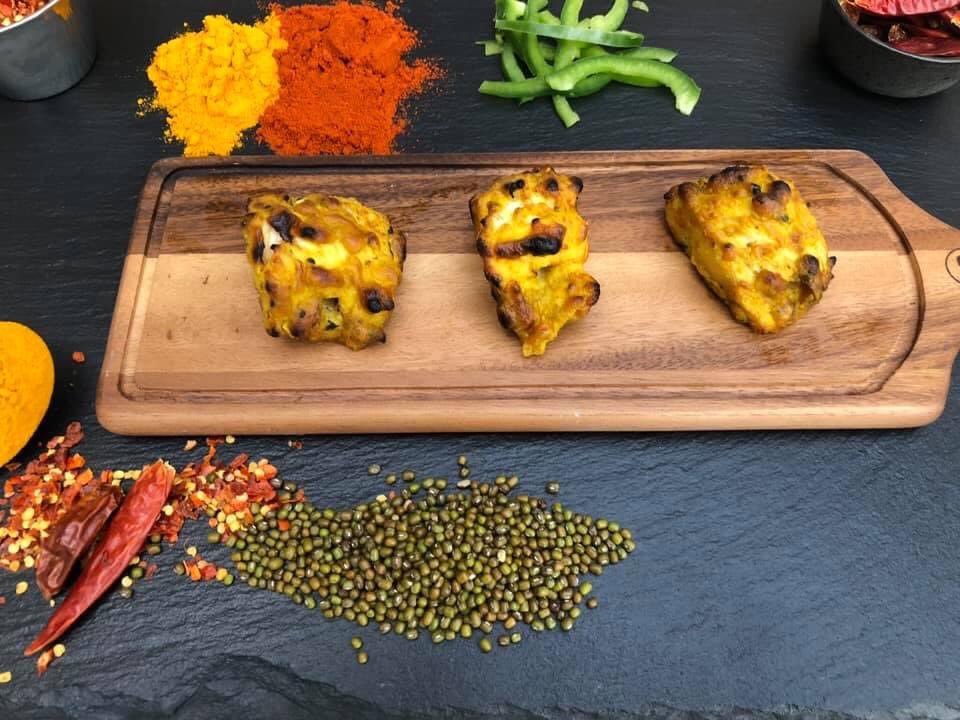 Anyone indulged a little too much Over Xmas? 🙋‍♂️🙋🏼

Well our Chicken Tikka couldn’t be healthier. Chicken breast coated in ground herbs and spices grilled our our coal oven. Juicy, light and delicious (if we do say so ourselves!)