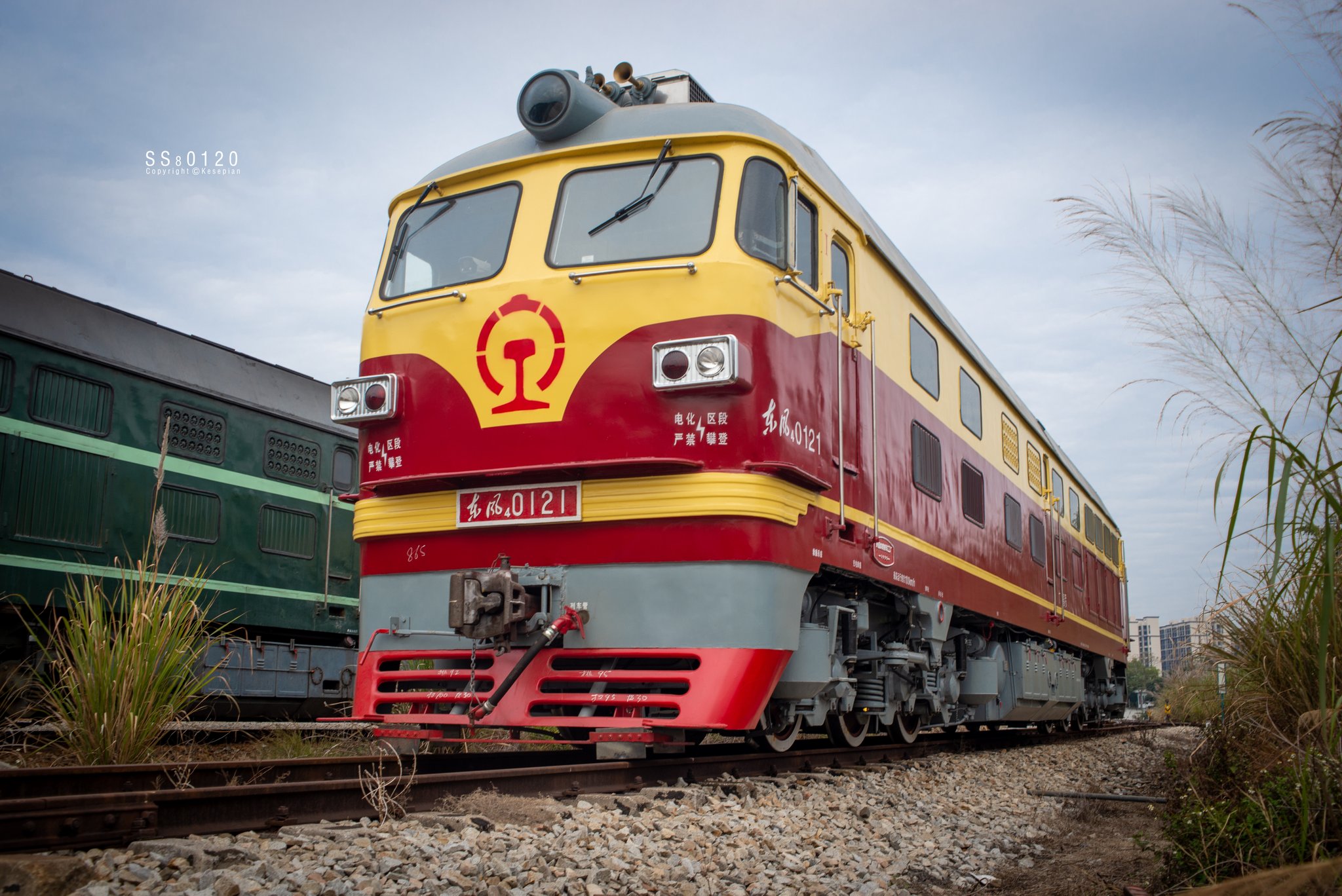 广铁广段飞驰的df11g Ar Twitter 春罗铁路全广东唯一一台特色涂装类型的df4b 0121 T Co Kpjlxcvfic Twitter