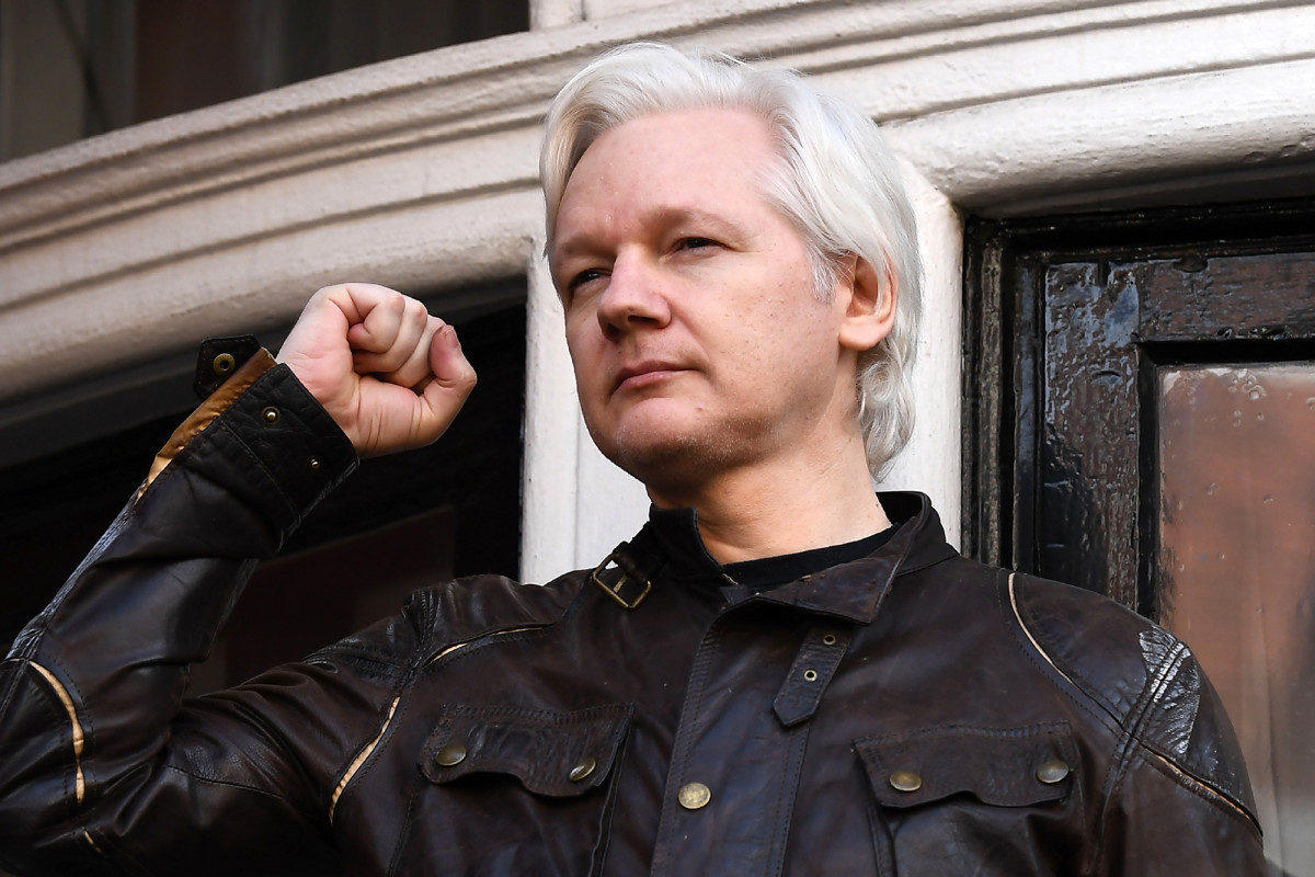 Mexico offers Julian Assange political asylum to avoid extradition to US