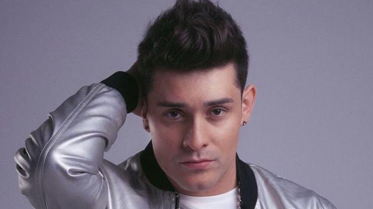 CotilleoLatino's tweet photo. El cantante Jay Santos fue detenido por la policía de Málaga por supuestamente agredir sexualmente a una mujer en 2017 en madrid, Jay estaba prófugo de la justicia. 
#cotilleolatino #cotilleolatinoinforma #jaysantos #malaga #justicia #musica https://t.co/iTgDgs029F