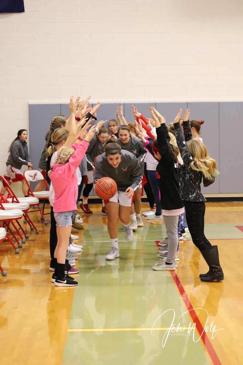 4️⃣ days until game day!!! 🦅