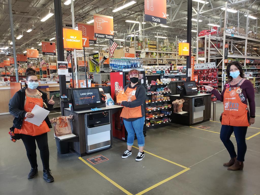 Congratulations Malerie being selected as cashier of the month for doing a fabulous job on the font end! Thank you for all you do!! <a href="/Justine43134939/">Justine</a> <a href="/JRuhga/">Justin Ruhga</a> @santana559345 <a href="/KerriXayavong/">Kerri Xayavong</a> <a href="/HDJamesEaves/">James Eaves</a> <a href="/MCortezTHD327/">Michelle Cortez</a> <a href="/LKnappD327/">Security Center </a> <a href="/damonbever327/">Damon Bever</a> @misschriss8