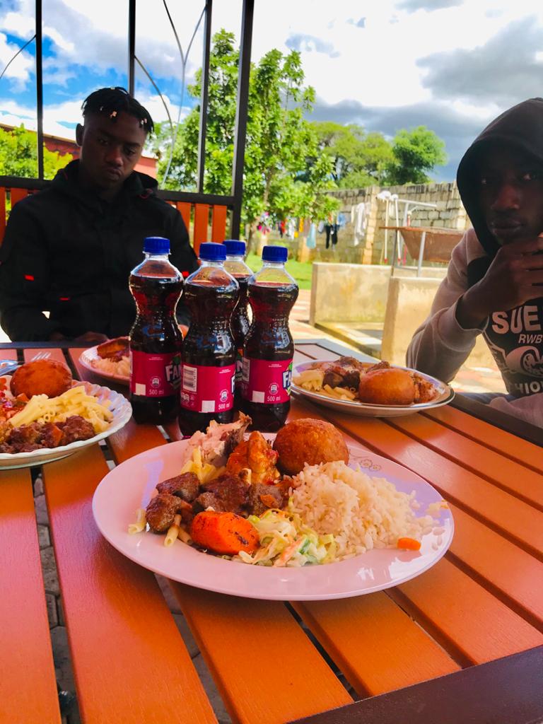 FlexTheeOfficia's tweet photo. The GS9MOB celebrates 🍾 @JaidPeter 's born day! #GS9MOB https://t.co/8MhOGWSuzt
