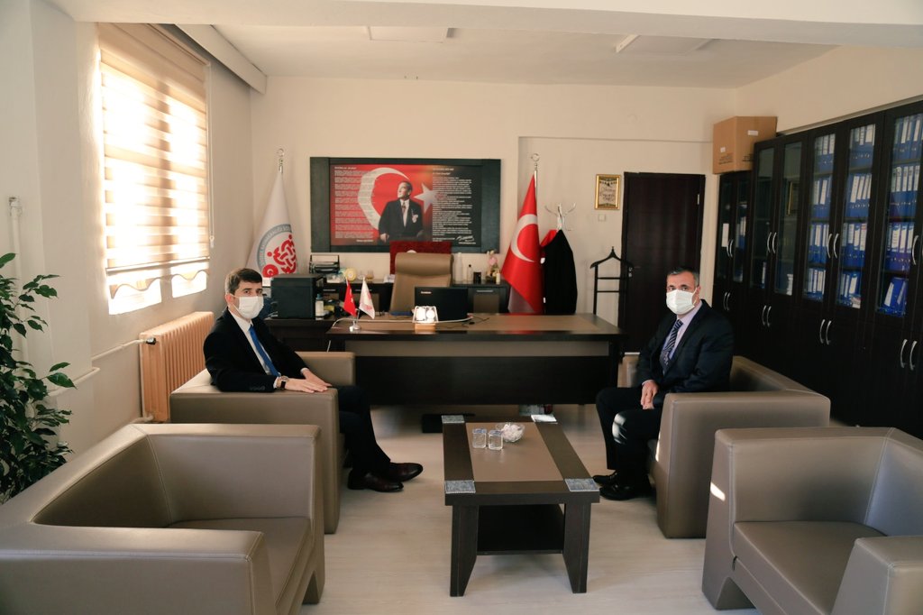 siverekkaymakam's tweet photo. Kaymakamımız Sayın Hasan ONGU ilçemizdeki kamu kurum ve kuruluşlarına yönelik ziyaretleri kapsamında İlçe Sağlık Müdürlüğü,  Sosyal Yardımlaşma ve Dayanışma Vakfı ve Nüfus Müdürlüğünü ziyaret ederek çalışmalar hakkında Kurum Müdürlerinden ayrıntılı bilgi aldı https://t.co/JD0ZDqXrjm