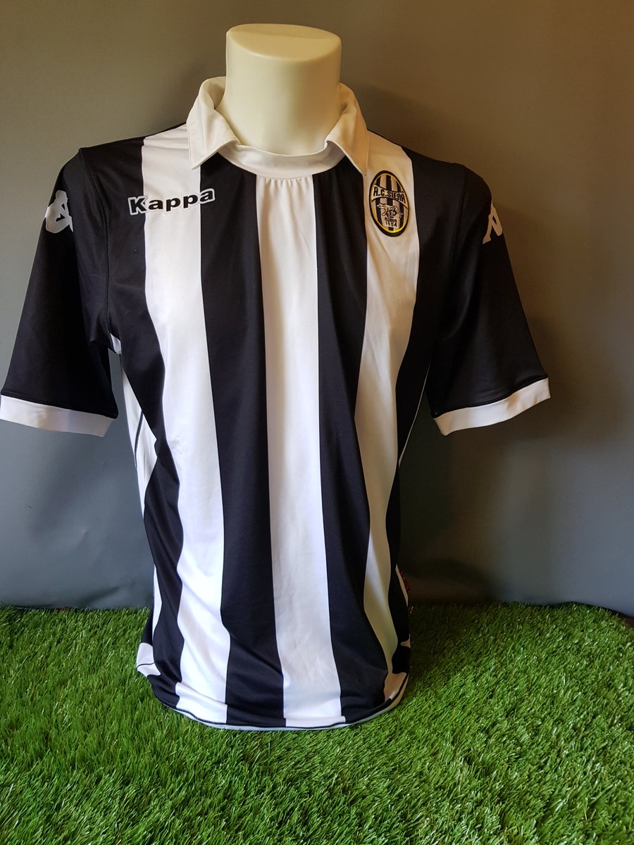 retrokits's tweet photo. For sale A.C. Siena FC Home Football Shirt Kappa 2015 Adult Large
https://t.co/XcNESqqles
One of Retrokits' favourite teams after walking into the deserted stadium and having a good wander round hours before Il Palio https://t.co/PD7zcUcLto