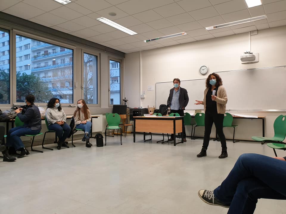 ITIRI_RI's tweet photo. [ #BACK TO SCHOOL 📚] 

Aujourd’hui c’est la #rentrée et nos #étudiants ont repris les cours en ligne ! Quelques promos RI se sont retrouvées ce matin à l’ITIRI sur dérogation pour leur cours de prise de parole. Un plaisir de les retrouver ! Bonne rentrée à tous ! https://t.co/bLwbevpH2G