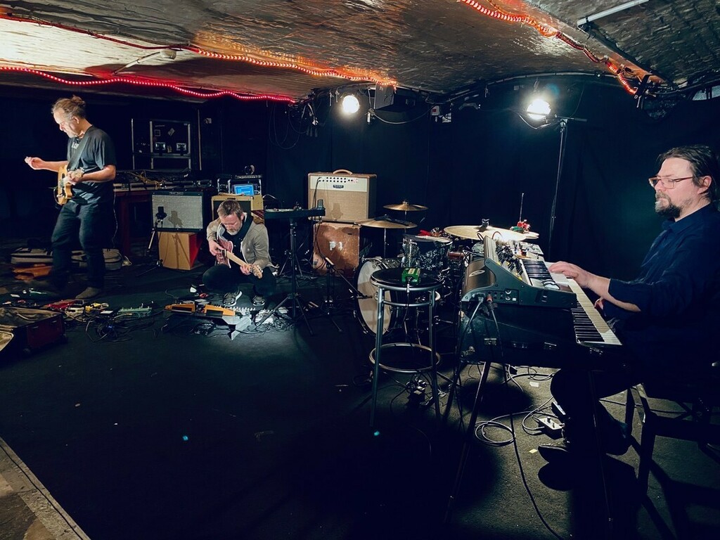 tocmuzzix's tweet image. Happy new year from Toc !
Just before the holidays we recorded a small real-fake concert with our fellow guitar player David Bausseron at la malterie : check it here : youtu.be/IrmxicO_FlI
A good way to close this strange year... hopefully a better o… instagr.am/p/CJn8qOaIU0h/