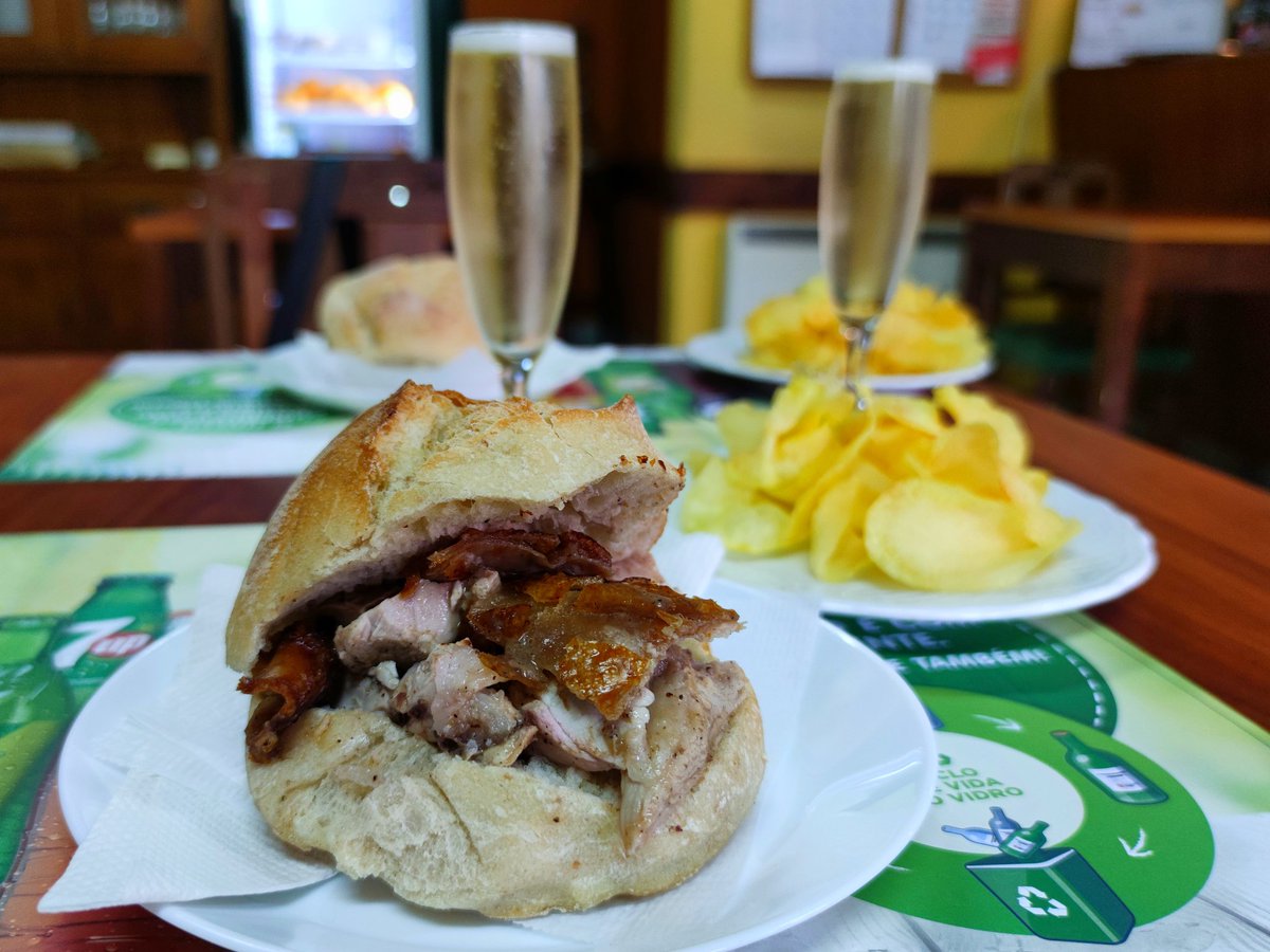 Under's tweet image. Ainda nem tinha comido leitão este ano 😌