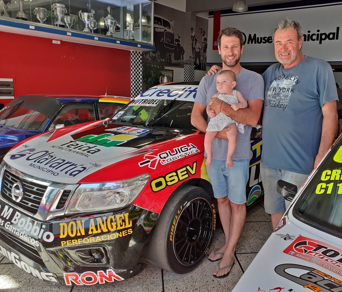 Museo Hnos Emiliozzi (@museoemiliozzi) on Twitter photo Sergio Pezzucchi, debutó en el TC en 1994 con la Dodge ex-Romero del COC, luego compitió con el Falcon que fuera de los Hnos. Finocchio, representando al Auto Club Ciudad de Olavarria.
Hoy, en su taller de Olavarría,armó y desarrolló la camioneta de TCPK de <a href="/nicopezzucchi/">Nicolas Pezzucchi</a> Sergio Pezzucchi, debutó en el TC en 1994 con la Dodge ex-Romero del COC, luego compitió con el Falcon que fuera de los Hnos. Finocchio, representando al Auto Club Ciudad de Olavarria.
Hoy, en su taller de Olavarría,armó y desarrolló la camioneta de TCPK de <a href="/nicopezzucchi/">Nicolas Pezzucchi</a>
