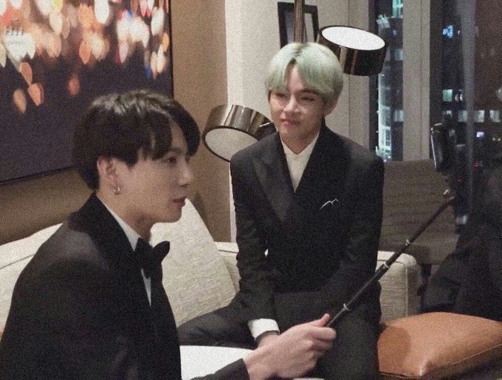 The amount of love showing in tae eyes...no one can imagine