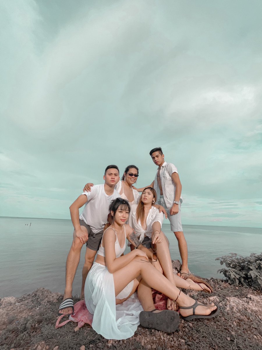 mikee_vasquezzz's tweet photo. Always praying for pure happiness this year of the Ox.🙏🏻
Welcoming 2021 with these solid pips since 2012.🤍
#IncompleteSquad🥺 https://t.co/pvkZFtvm06