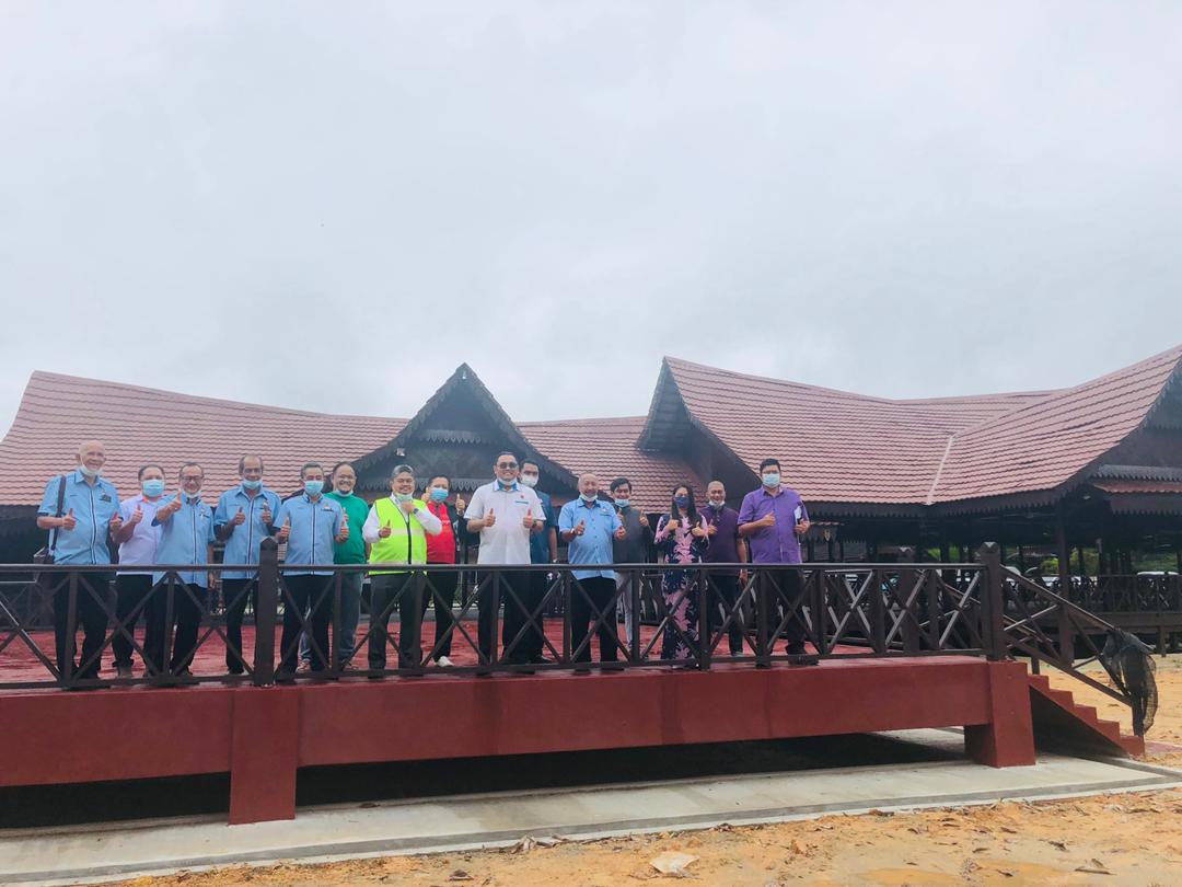 Lawatan Kerja Tuan Pegawai Daerah Kuala Pilah Bersama Penyelaras Dun Seri Menanti Serta MPKK Ke Perkampungan Budaya Terachi, Kuala Pilah. - Perkongsian Pandangan. @MOWorks <a href="/JKRMalaysia/">JKR Malaysia</a> <a href="/JKRNS/">JKR Negeri Sembilan</a> <a href="/MDKP1/">M.D Kuala Pilah</a>