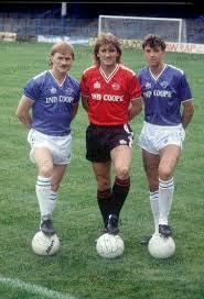 LeicesterFanTV's tweet photo. #OnThisDay 09/01/1988 @LCFC played @OxfordUtdFC in 3rd R FA CUP #ManorGround Which resulted in a 2-0 loss #IanAndrews #SimonMorgan @RussellOs5 #TonyBrien #MarkVenus #AliMauchlen #GaryMcAllister #PaulRamsey @reidy551 #SteveWilkinson #MikeNewell Subs #KevinJobling #NickCusack https://t.co/kNrx8uG7UT
