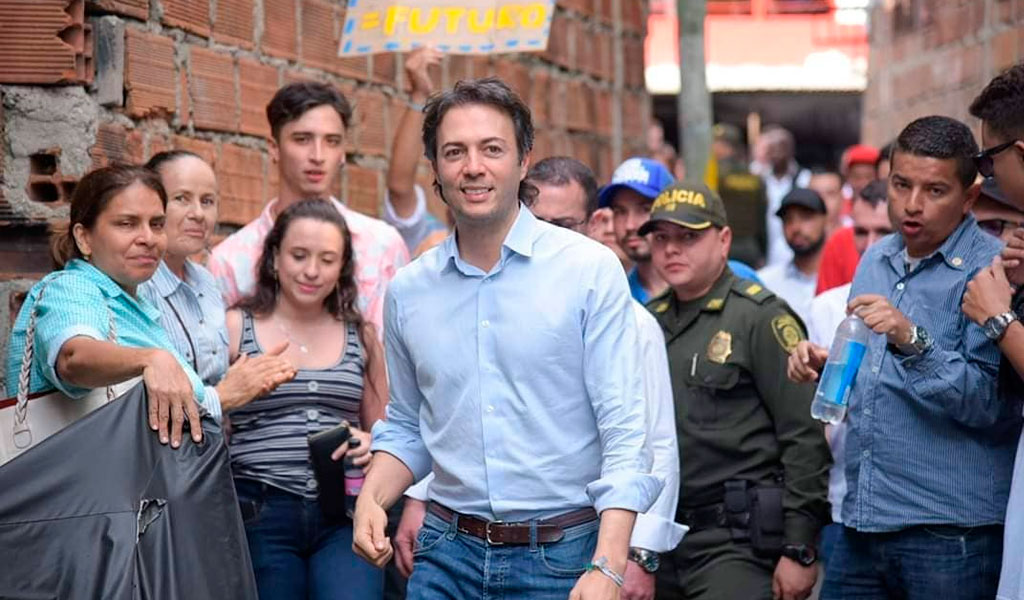estebanrestre's tweet photo. Estamos del lado correcto de la historia, el camino donde el futuro es de todos y  Medellín no se detiene. #DanielSeQueda https://t.co/7g2GrF8uje