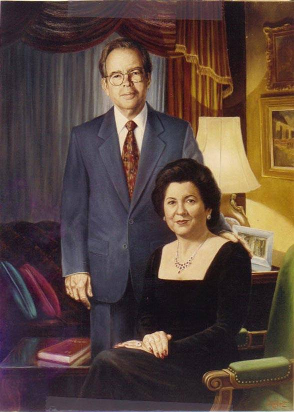 Sidenote: Here's a portrait of José Corripio and his wife, Ana María, painted by Julio Llort who happens to be the dad of my aunt's husband.