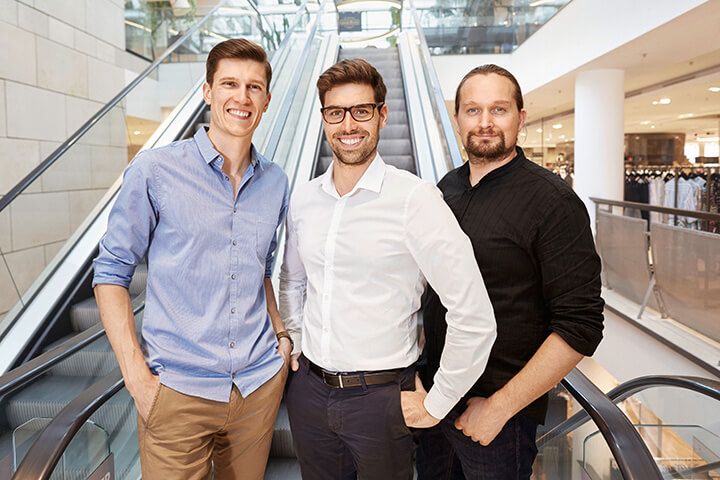 Alexander Hüsing (@azrael74) on Twitter photo Wie lief es 2020 bei <a href="/Stocard/">Stocard Wallet</a>?
"Während des ersten Lockdowns haben wir beim Handel eine gewisse Unsicherheit beobachtet. Insgesamt können wir sagen, dass 2020 nach einer Orientierungsphase wirtschaftlich für uns sehr gut lief", sagt Gründer Björn Goß.
deutsche-startups.de/2021/01/04/jah… Wie lief es 2020 bei <a href="/Stocard/">Stocard Wallet</a>?
"Während des ersten Lockdowns haben wir beim Handel eine gewisse Unsicherheit beobachtet. Insgesamt können wir sagen, dass 2020 nach einer Orientierungsphase wirtschaftlich für uns sehr gut lief", sagt Gründer Björn Goß.
deutsche-startups.de/2021/01/04/jah…