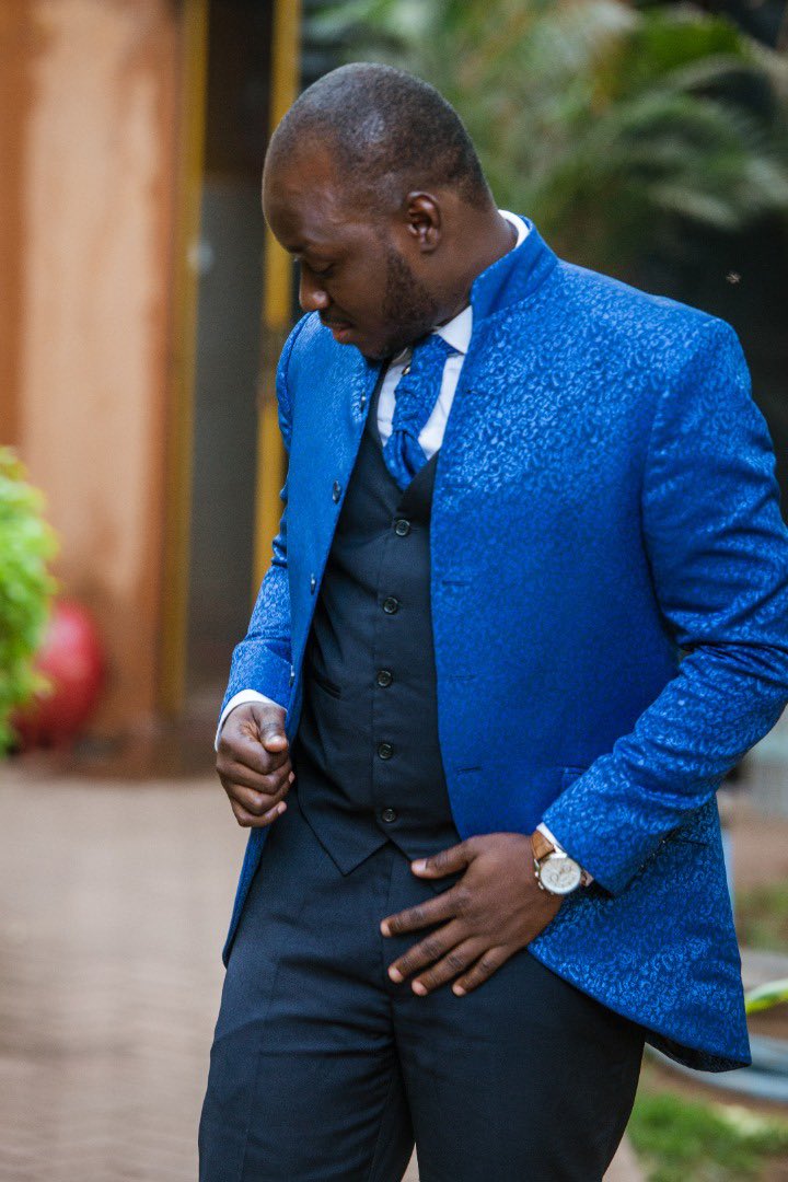 MasterDesiign's tweet image. C&apos;est un malien, il nous a vu sur les rs et nous a contacté depuis le Mali pour son mariage. Voir d&apos;autres nationalités nous faire confiance est un honneur 🥺🙏🏾