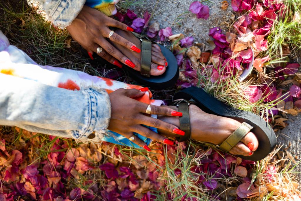 Denim. Tie-dye. Satin. The combination of our dreams π€©. π·: @jassieuo of @solacilike https://t.co/sw0v4MRUot