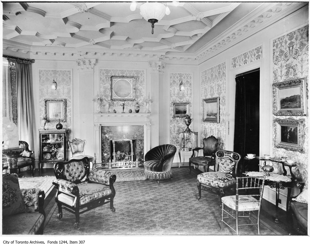 TorontoArchives's tweet photo. Follow us this month for #ALookInsideTO as we share interior photos of historic businesses, houses & more. Each week will focus on a different room.
Join us this week in the living/drawing room! Sir Joseph Flavelle's drawing room, Queen's Prk Cres., 1908 https://t.co/aae5R5Hfpo https://t.co/suX5EaWk5b