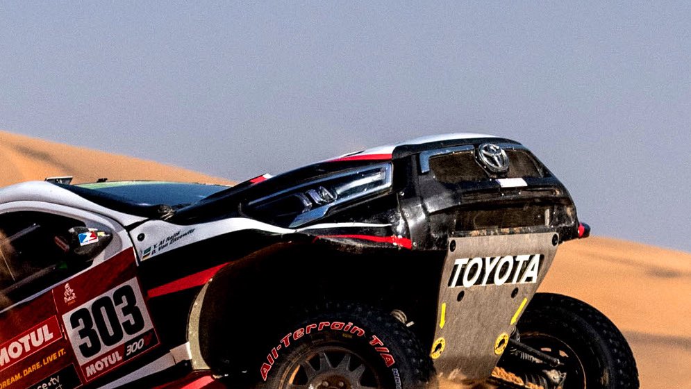 YazeedRacing's tweet photo. Beauty &amp; Beast ♥️ #ToyotaHilux 

#Dakar2021 @ToyotaALJ https://t.co/P6SlrkpEyF