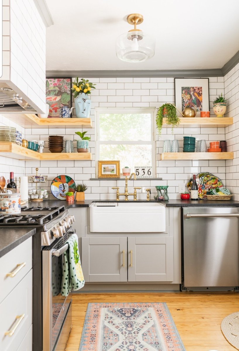verbodeokc's tweet photo. It's the first Monday of 2021, and we're kicking it off with a 10-day Declutter Challenge 🧹🧽🏡

Day One Kitchen: Junk Drawers &amp; Countertops 
https://t.co/MDHOELnC74 https://t.co/ZqhMjWScD2