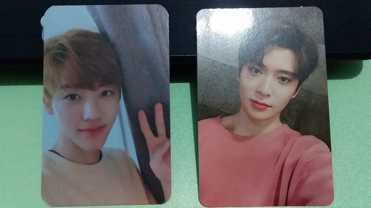 2 - Colour and Paper MaterialBased on pic, you can see the diff between both pc especially the colour itself! They somehow use scanner to scan official pc/stole other ppl pic and print it by using diff types of paper material.(left-fake, right-official)