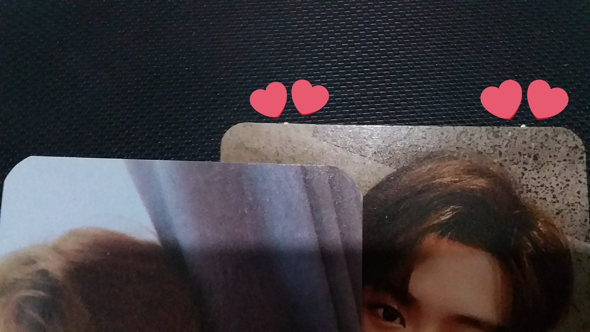 3 - Cutting Style And dots pc cuttingOfficial pc have nice cutting for the pc corner rather than fake pc. Sometimes fake pc have sharp corner and don't have dots just like official pc (2nd pic, the one that i put sticker is the dots). Each official pc usually have 4 dots!