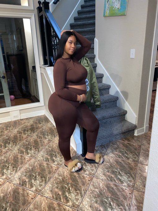 Goodmorningggg https://t.co/bscuh1DNGc<a href="/tag/fuckeverybody"class="tags"><span>#fuckeverybody</span></a><a href="/tag/tissue"class="tags"><span>#tissue</span></a>