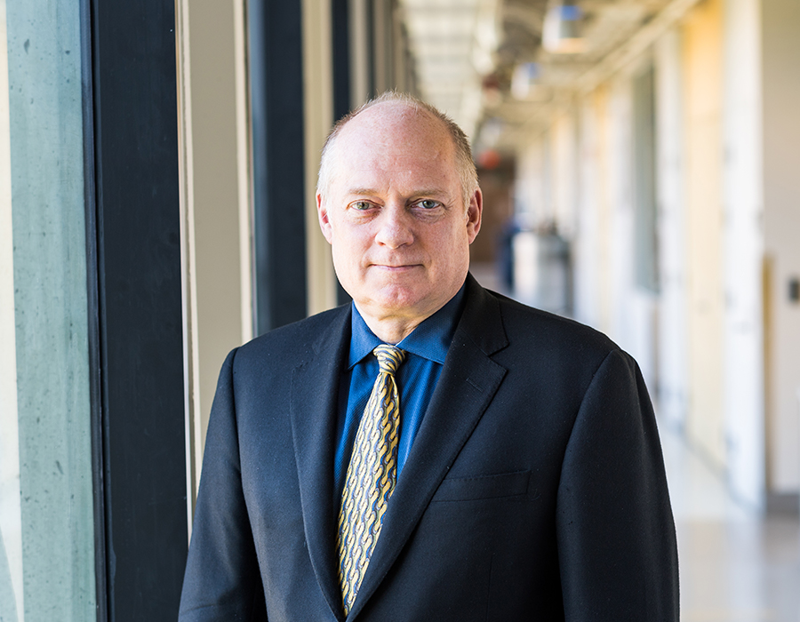 AFOSR's tweet photo. Congratulations to Prof. Timothy Manning Swager for being selected as one of 175 eminent academic inventors named 2020 Fellows of @AcadofInventors! ๐ https://t.co/4bAT6g9szs @AFResearchLab #BasicResearch @SwagerGroup @ChemistryMIT #MaterialsChemistry #VisionariesDefiningTomorrow https://t.co/UaQnkkhek3