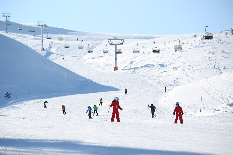 Yerli ve yabancı turistlerin gözdesi hâline gelen Çambaşı Kayak Merkezi kış sezonuna hazır ⛷️🏂