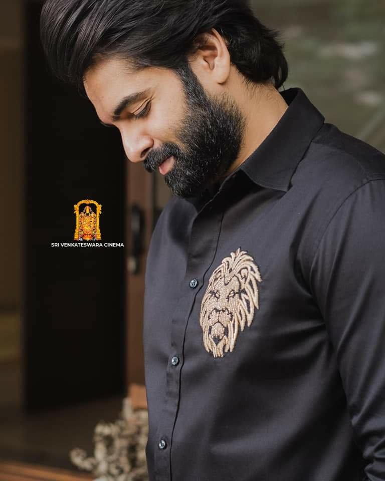 SvenkateswaraC's tweet photo. The super handsome RAPO👌💥 @ramsayz 
#ram #rampothineni #RAPO #REDTheFilm #KGF2 #KGFChapter2 #KGFTIMES #KGFChapter2Teaser #KGFChapter #kgfchapter2updatetomorrow #kgfchapter2updateondec21 #KGFChapter2TeaserOnJan08 #ismartShankar #handsome #energy #power #Lockdown3 #Star #HERO https://t.co/89EICiDfGj