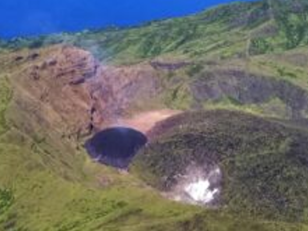 Experts predict growth of new dome at La Soufrière volcano in St Vincent