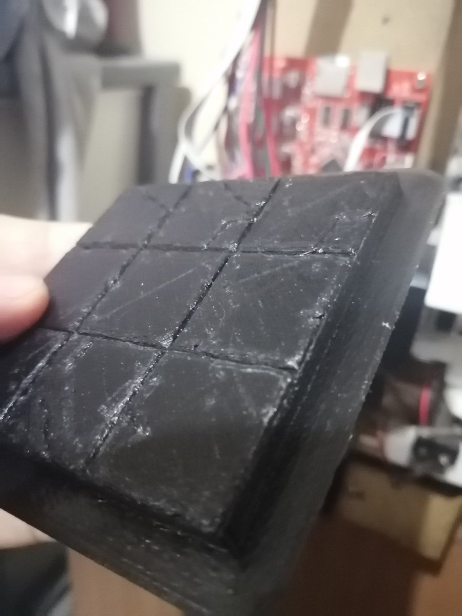 LeorianR's tweet photo. Antes y después de varios intentos. Aprendiendo nuevos medios para seguir creando. #3DPrinting es un nuevo mundo pero, el entrenamiento continuo es parte del camino del guerrero #newyearproject https://t.co/mVbAUjRKOq