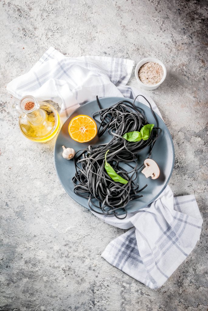 ModulTrade's tweet image. 🎆The best way to start 2021! 🍝🐟😋
Italian-inspired recipes for a tasteful and healthy start of the New Year is here ➟ instagram.com/p/CJoJz5NB1Jg/
✓Cuttlefish Ink Fettuccine with Orange and Tuna Bottarga✓
#Italian #Food #RecipeOfTheDay #pasta