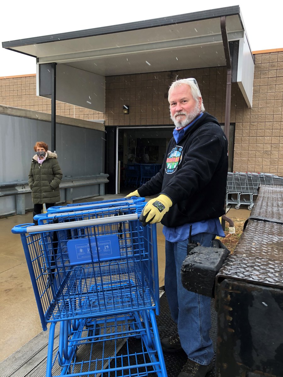 NationalCartCo's tweet photo. Last week we were happy to deliver shopping carts to @jacaresstchas Food Pantry. Donating these carts will help replace the broken carts they have used over the years. #wearencc #supportingourcommunity https://t.co/AiRcbkn3w0