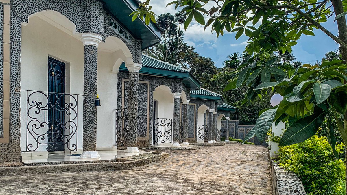 Notre résolution pour cette nouvelle année : Vous donner l'envie de voyager et visiter les nombreux sites touristiques de notre beau pays 🇨🇲

Et vous, quelles sont vos #résolutions pour 2021 🎯🤔?