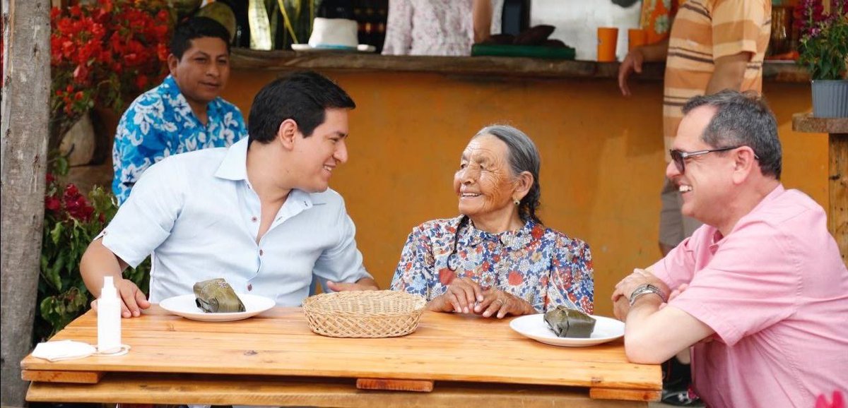 ecuarauz's tweet photo. Las familias ecuatorianas son lo primero, nosotros sí sabemos cuáles son las prioridades: #TrabajoFuturoYDignidad para todos los ecuatorianos

#LaEsperanzaEstáPrimero https://t.co/ZbQlrCyylK