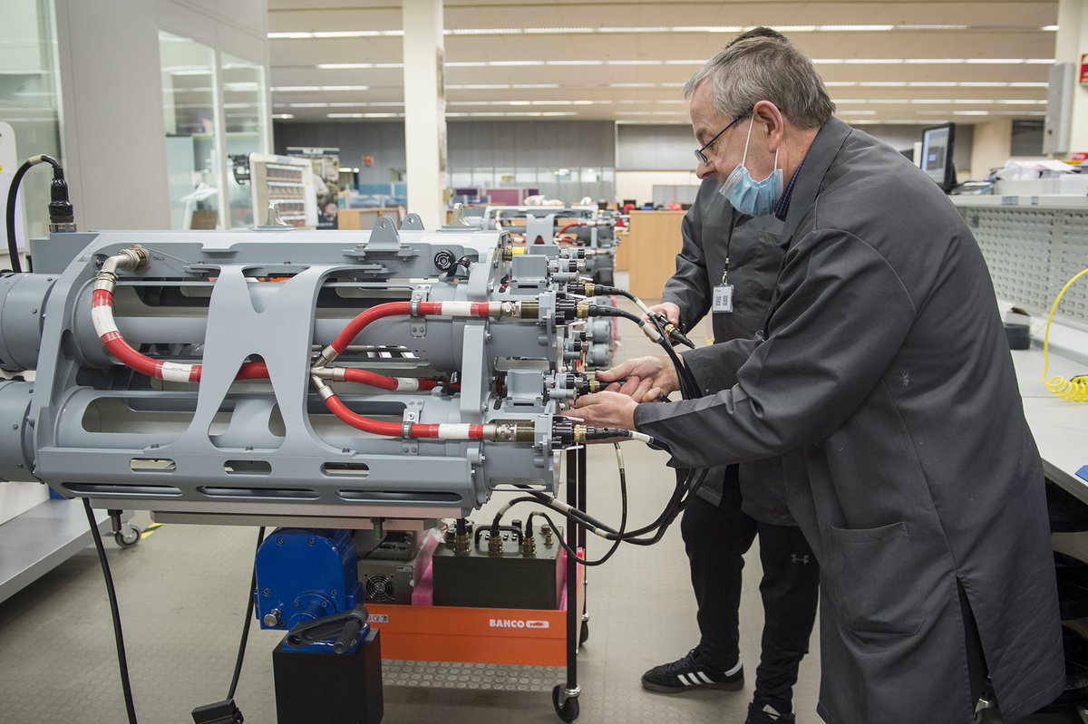 As  @smrmoorhouse announces IOC, we wanted to show you some of the incredible work helping  #815NAS become part of that capability. Workers at  @ThalesDefence  @thalesgroup in Belfast working on  #Martlet and Launchers to give the Wildcat it's Teeth (1/2)