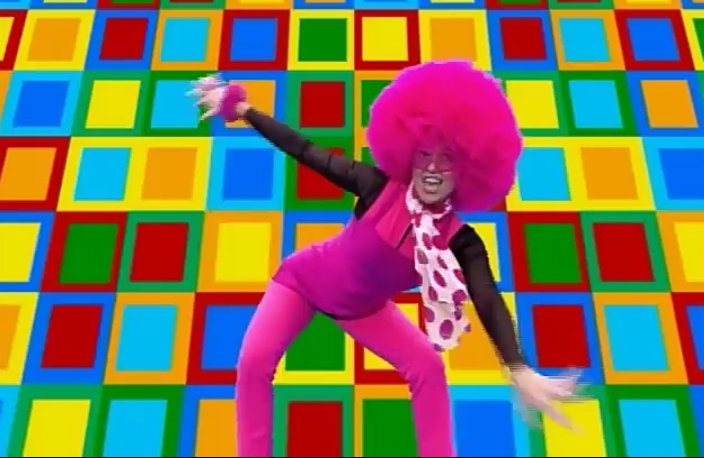 that70sbr's tweet photo. Aqui claramente a Xuxa incorporou os personagens da série nas transições https://t.co/fJd0lrgnIc