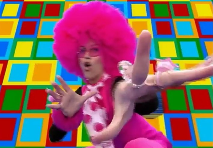 that70sbr's tweet photo. Aqui claramente a Xuxa incorporou os personagens da série nas transições https://t.co/fJd0lrgnIc